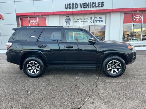Used 2023 Toyota 4Runner TRD Off-Road Premium image 6
