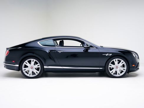 Used 2017 Bentley Continental GT image 3