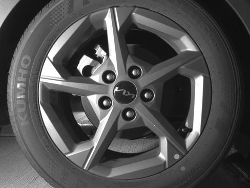 Used 2025 Kia K4 LXS image 15