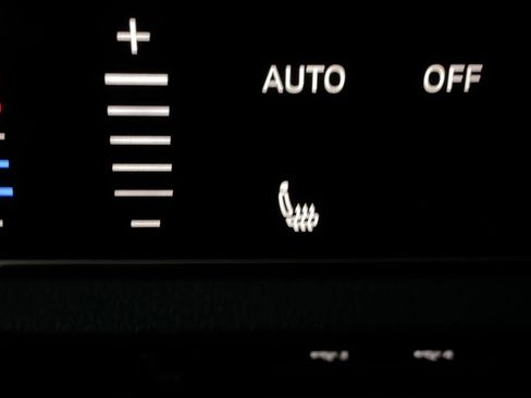 Used 2019 Audi Q8 Premium Plus w/ Premium Plus AWD/4WD image 13