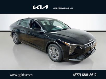 New 2025 Kia K4 LX