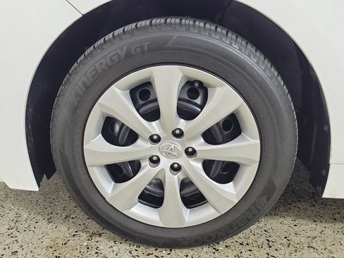 Used 2025 Toyota Corolla LE FWD image 8