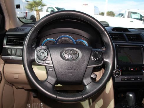 Used 2014 Toyota Camry XLE w/ Leather Package FWD image 14
