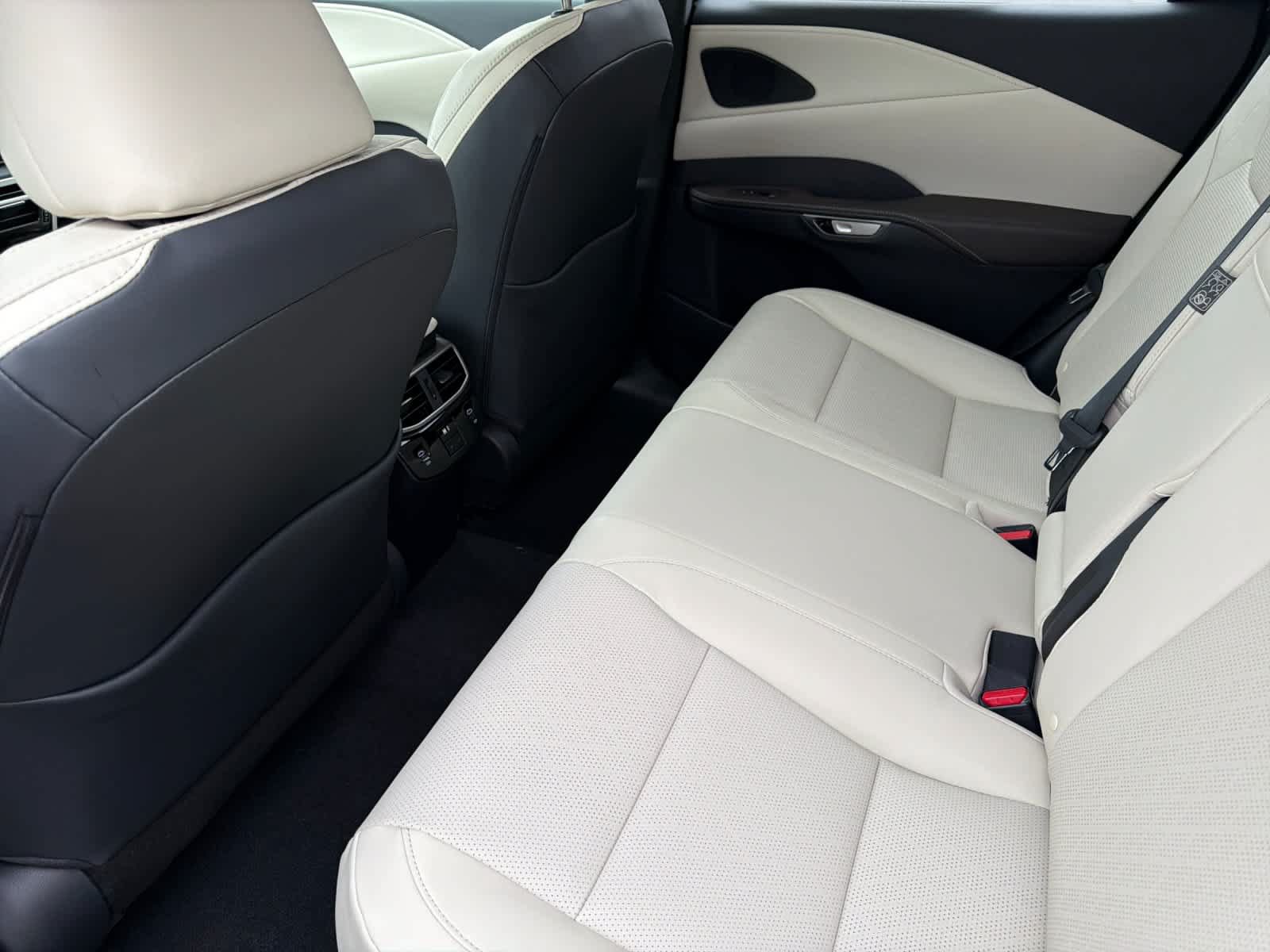 New 2026 Lexus RX 350 w/ Convenience Package AWD/4WD image 4