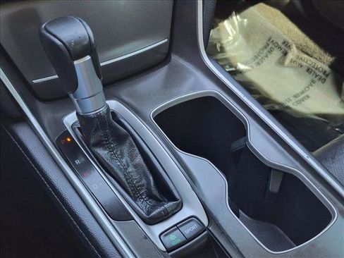 Used 2018 Honda Accord Touring image 12