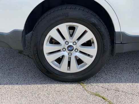 Used 2017 Subaru Outback 2.5i AWD/4WD image 9