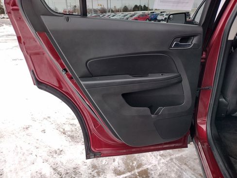 Used 2017 Chevrolet Equinox LT image 11