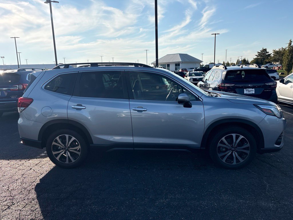 Used 2023 Subaru Forester Limited AWD/4WD image 2
