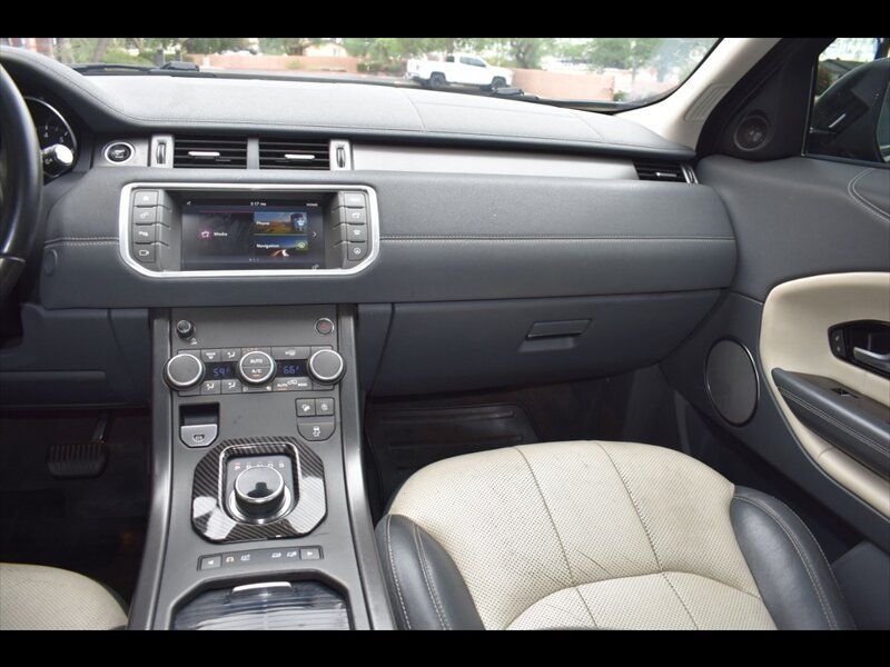Used 2019 Land Rover Range Rover Evoque SE Premium AWD/4WD image 30