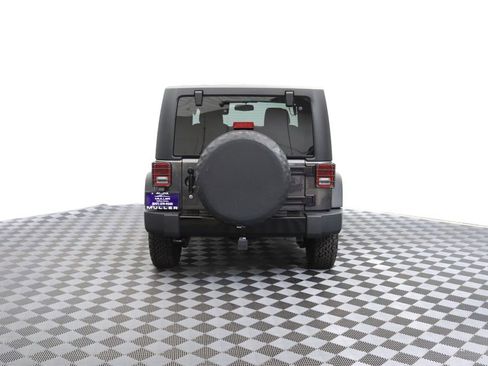 Used 2017 Jeep Wrangler Sport AWD/4WD image 9