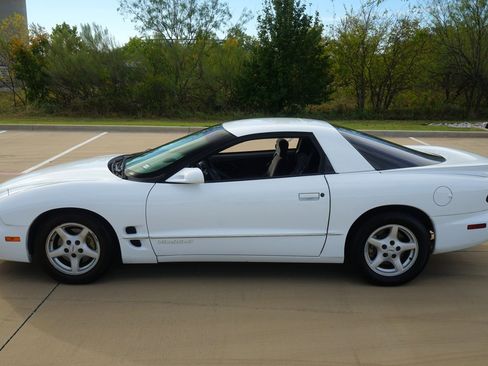 Used 1998 Pontiac Firebird Formula w/ Opt Pkg image 5