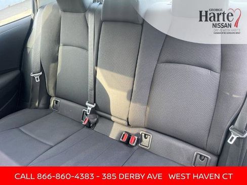 Used 2022 Toyota Corolla LE image 27