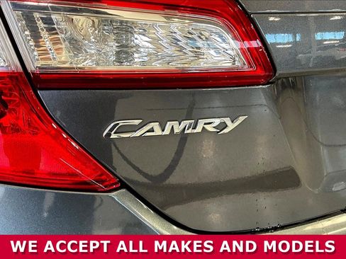 Used 2014 Toyota Camry SE image 19