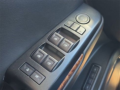 Used 2019 Chevrolet Tahoe Premier image 13