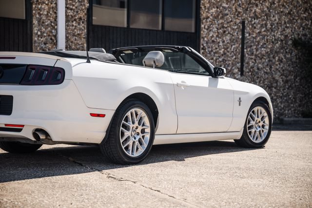 Used 2013 Ford Mustang Premium RWD image 45