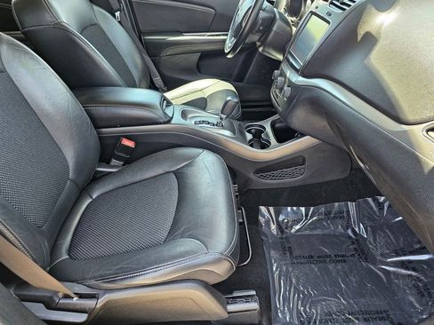 Used 2020 Dodge Journey Crossroad FWD image 13