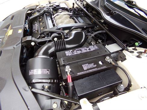 Used 2001 Lincoln Continental image 86