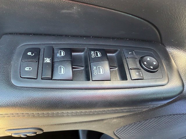 Used 2019 Jeep Grand Cherokee Limited AWD/4WD image 14