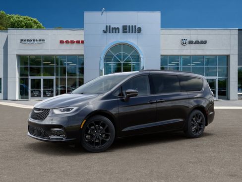 New 2026 Chrysler Pacifica Select w/ S Appearance Package FWD image 2