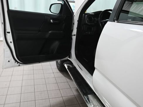 Used 2019 Toyota Tacoma TRD Off-Road AWD/4WD image 21