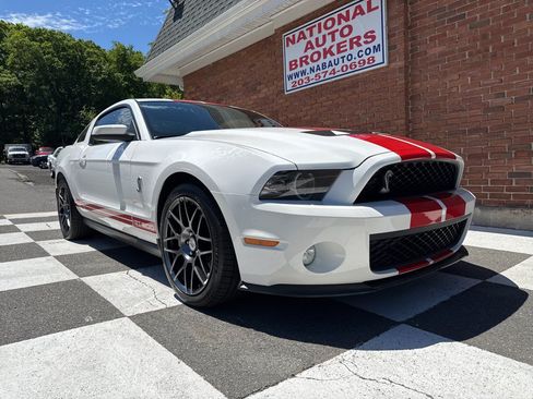 Used 2010 Ford Mustang Shelby GT500 RWD image 8