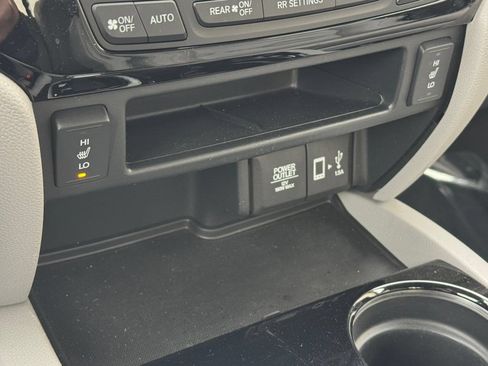 Used 2017 Honda Ridgeline RTL-E image 24