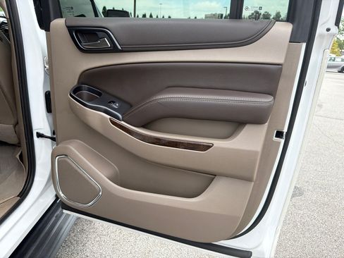 Used 2020 Chevrolet Suburban LT RWD image 16
