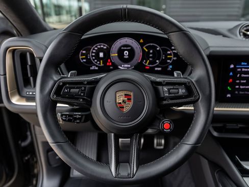 Certified 2024 Porsche Cayenne Turbo GT image 38