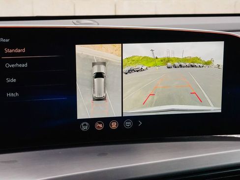 New 2026 Cadillac Vistiq Luxury w/ LPO, Premium Carpet Package image 22