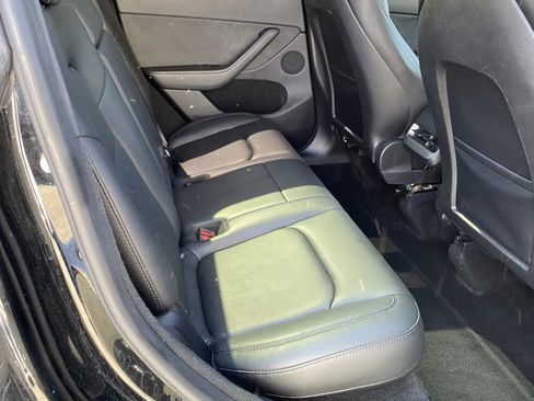 Used 2024 Tesla Model Y Long Range AWD/4WD image 7