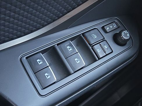 Used 2018 Toyota C-HR XLE image 27