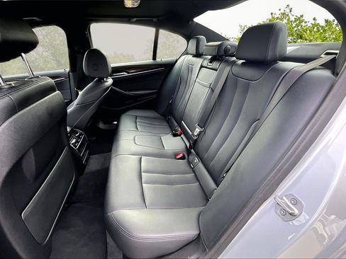 Used 2019 BMW 530i xDrive w/ Convenience Package image 26