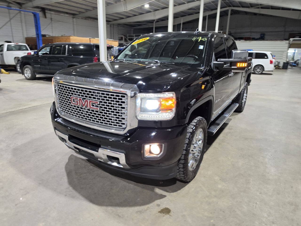 Used 2016 GMC Sierra 2500 Denali w/ Duramax Plus Package AWD/4WD image 3