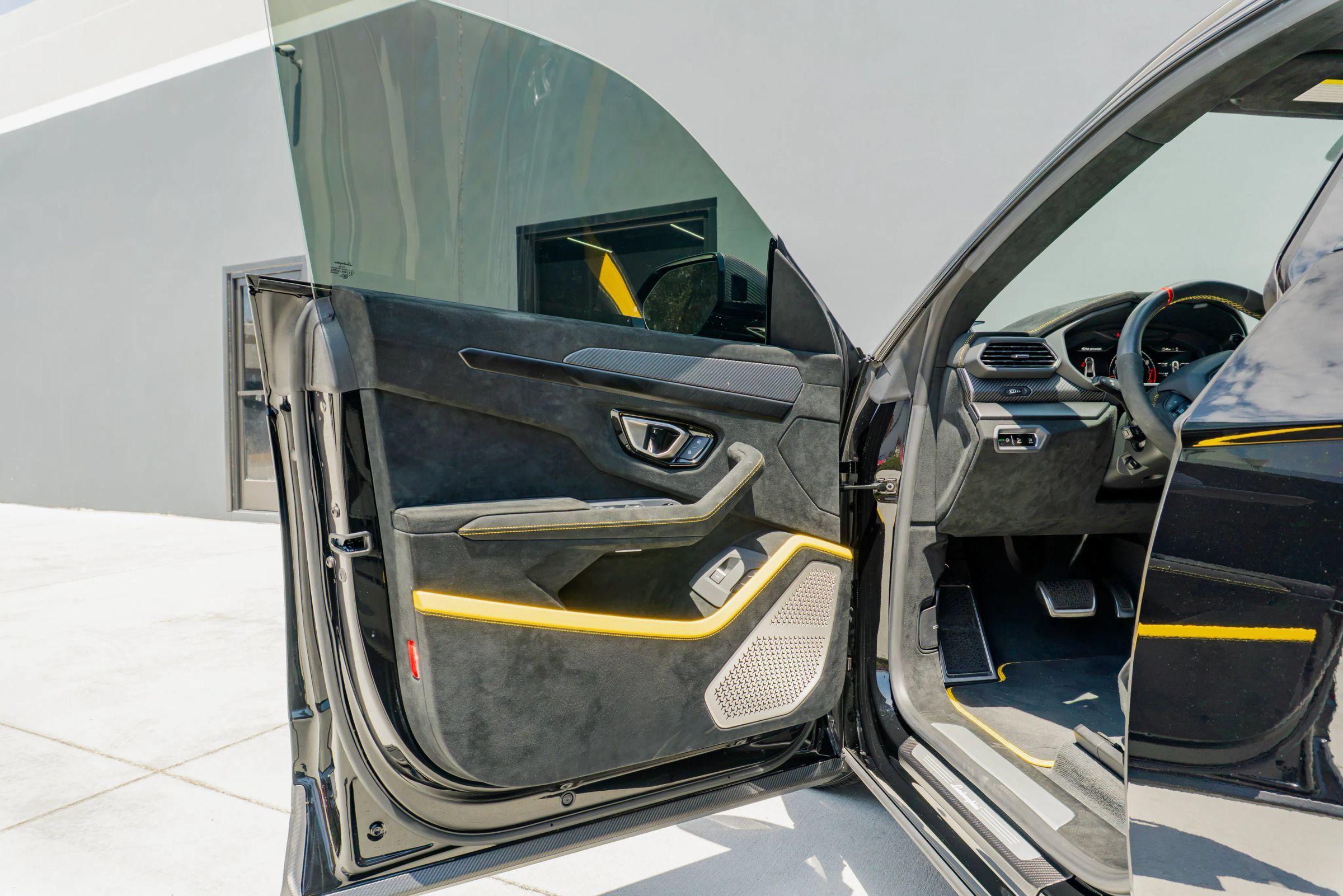 Used 2024 Lamborghini Urus Performante AWD/4WD image 72