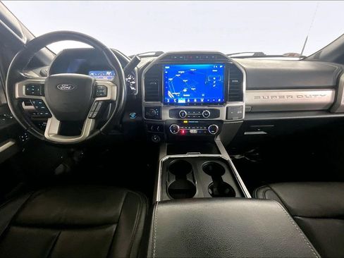 Used 2022 Ford F350 Lariat w/ Black Appearance Package image 15