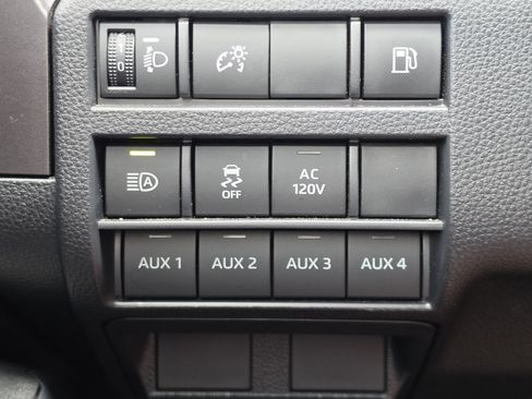 Certified 2025 Toyota 4Runner TRD Off-Road AWD/4WD image 15