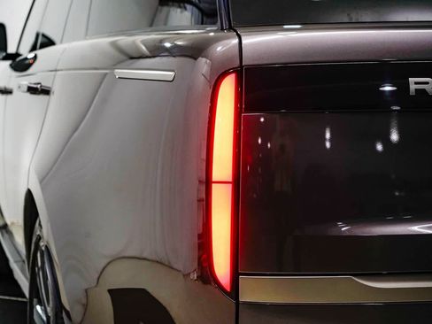 Used 2023 Land Rover Range Rover SE image 9