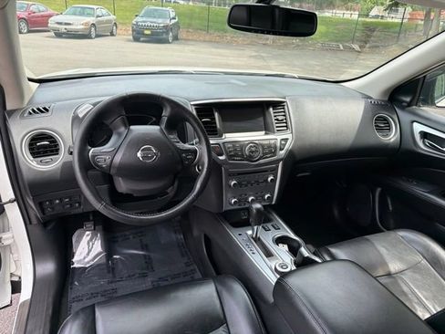 Used 2018 Nissan Pathfinder SL w/ Midnight Edition Package AWD/4WD image 19