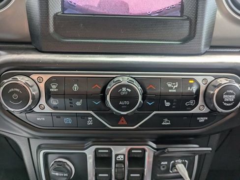 Used 2023 Jeep Wrangler Unlimited w/ Cold Weather Group AWD/4WD image 29