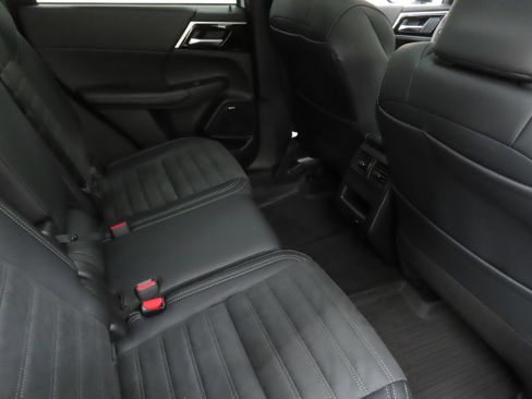 New 2026 Mitsubishi Outlander AWD image 25