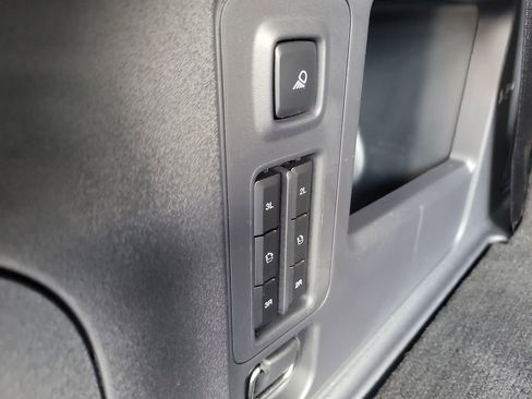 Used 2025 Ford Expedition Platinum w/ Driver's Package AWD/4WD image 9