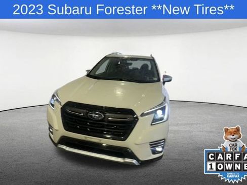 Used 2023 Subaru Forester Touring image 3