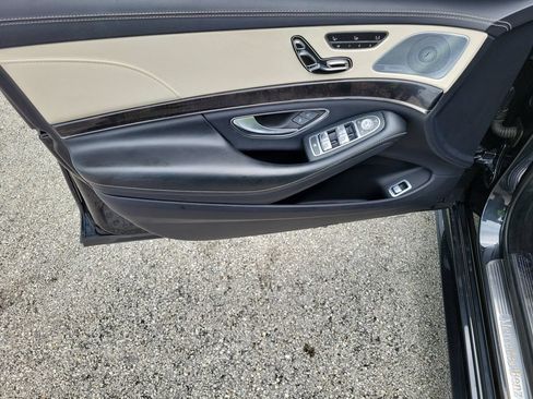 Used 2018 Mercedes-Benz S 560 Sedan image 26