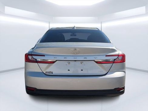Used 2025 Toyota Camry LE FWD image 4