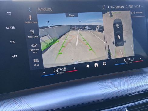 Used 2025 BMW X2 xDrive28i w/ Premium Package image 22