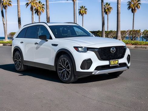 Certified 2025 MAZDA CX-70 Plug-In Hybrid w/ Premium Plus AWD/4WD image 5