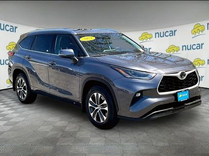 Used 2021 Toyota Highlander XLE