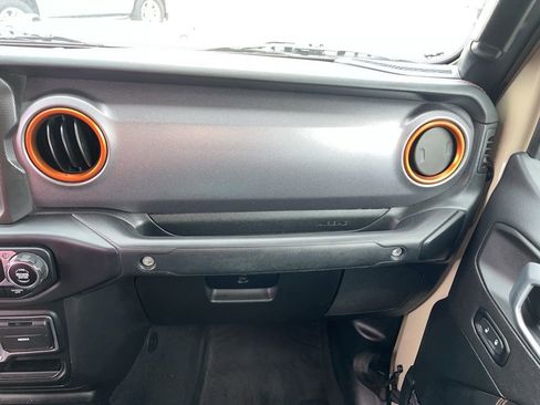 Used 2020 Jeep Gladiator Mojave image 29