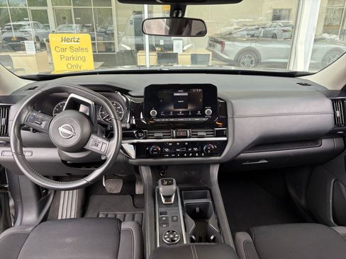 Used 2025 Nissan Pathfinder SV AWD/4WD image 36