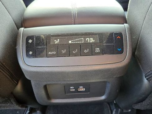 Used 2025 Nissan Pathfinder SV AWD/4WD image 15